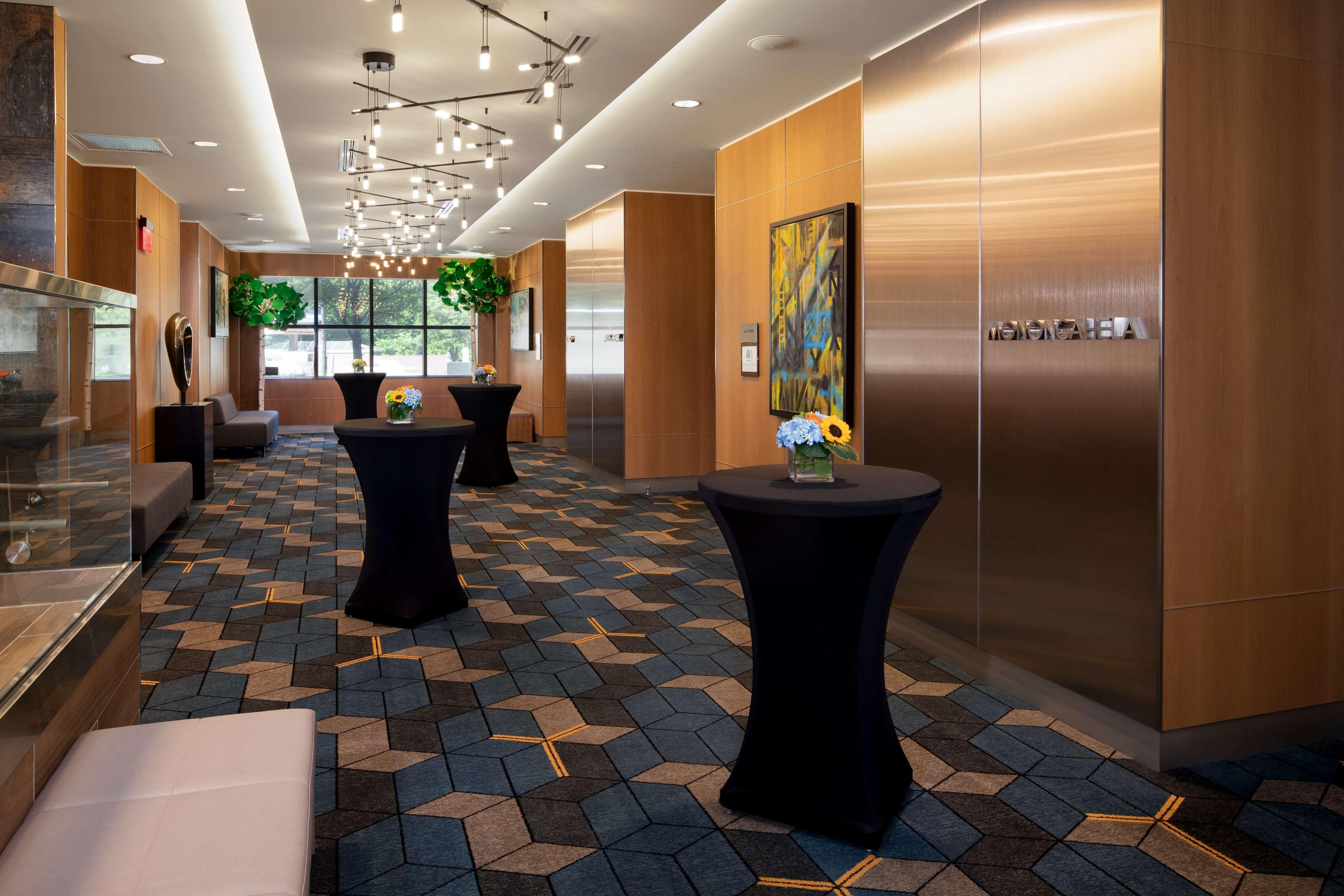 Doubletree By Hilton & Downtown 3*